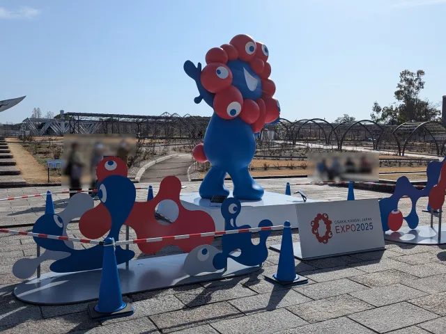 ミャクミャクモニュメント「ワクワク」